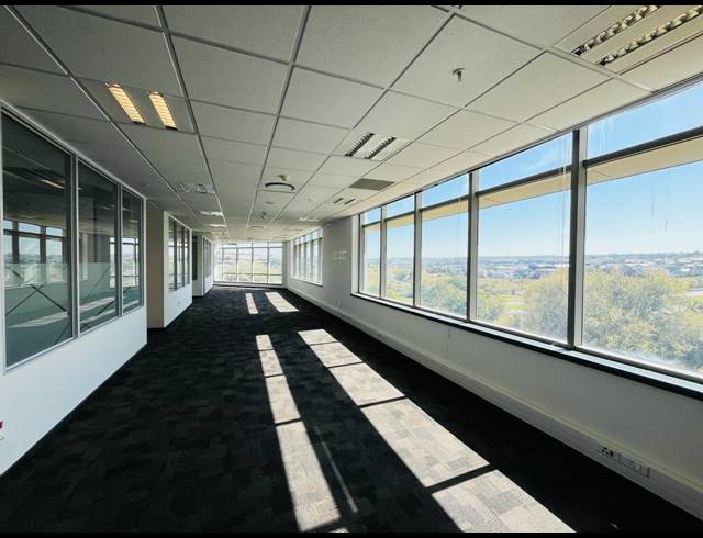 1,600M² OFFICE TO LET IN WATERFALL